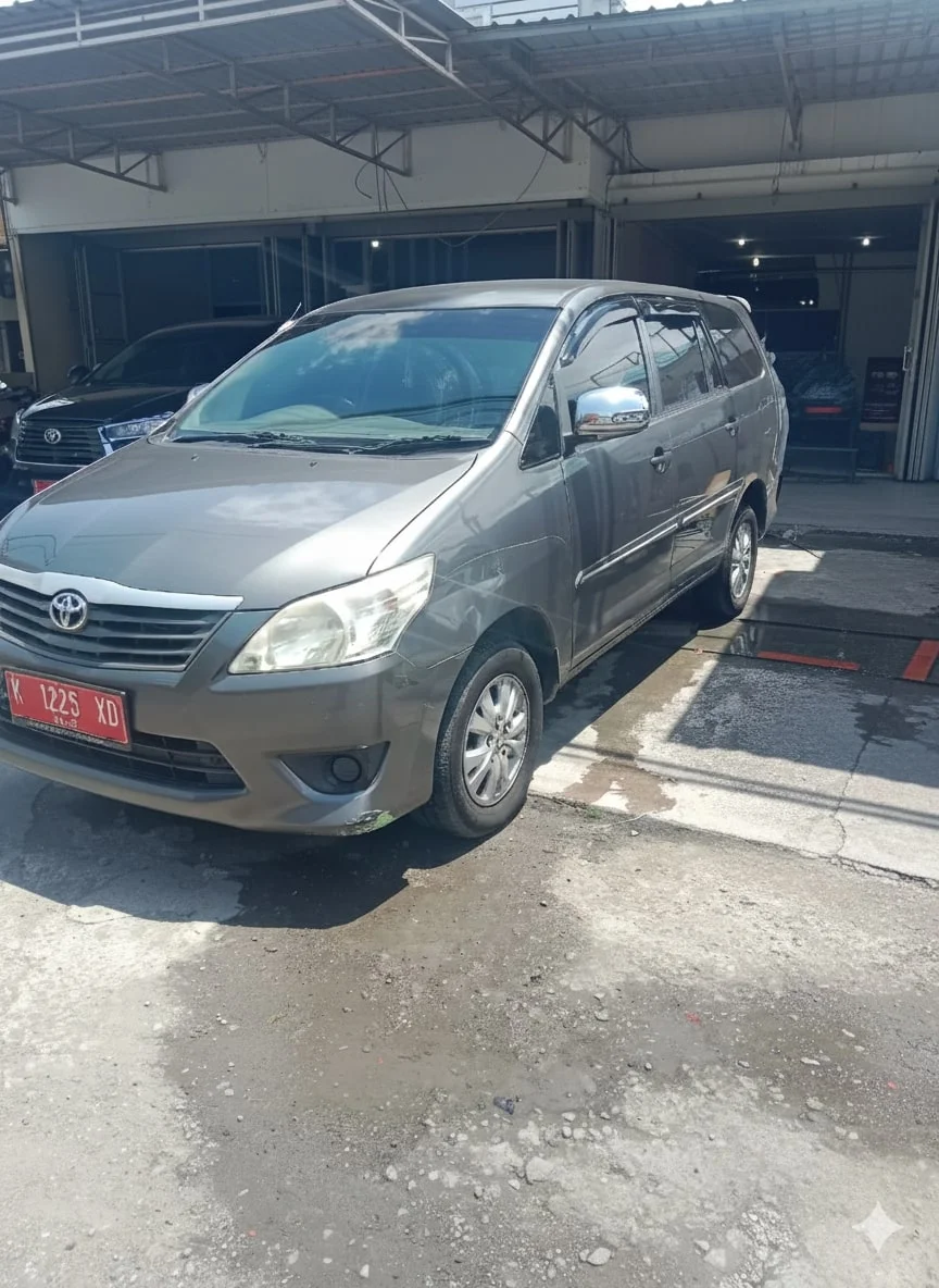 Toyota Innova 2012